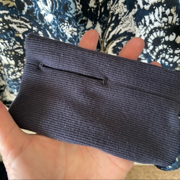 Joie Caleigh Paisley Floral Cropped Sweatshirt Size Medium - Picture 4 of 12